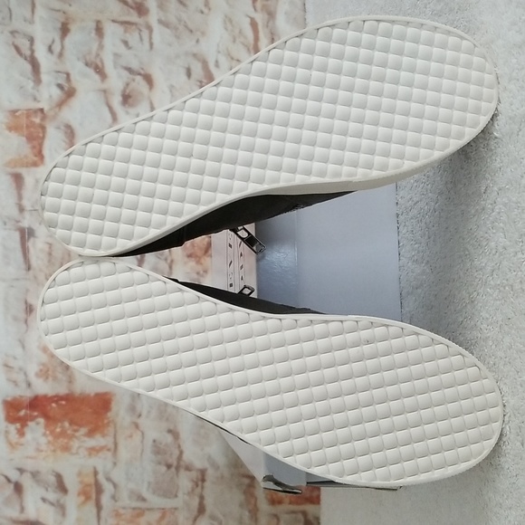 New Steve Madden Wedgie Leather Sneakers - Picture 12 of 13